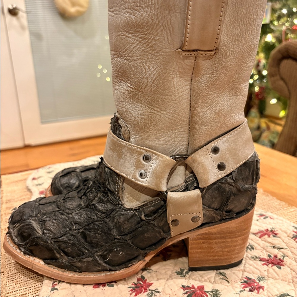 Freebird Two-Tone Heeled Boots - Black and Cream - Picture 3 of 5